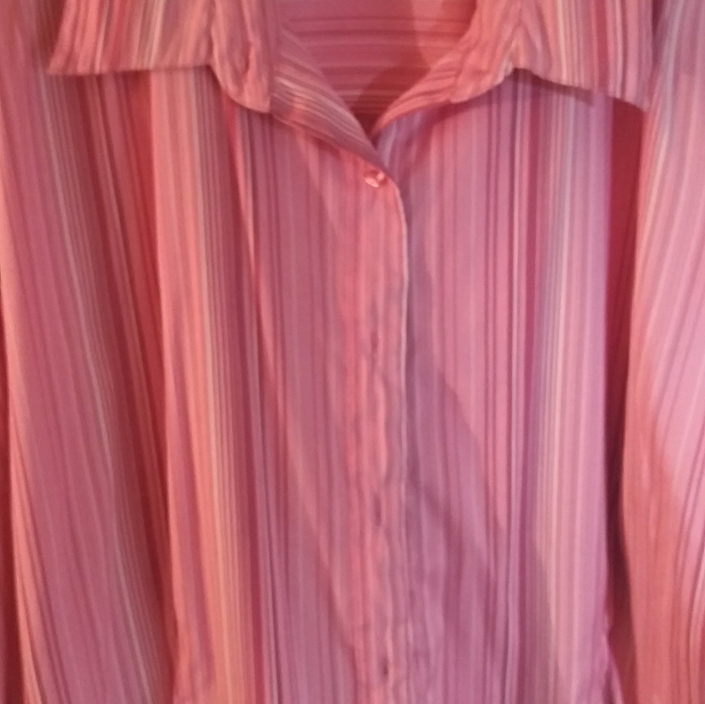 Women's pink button up